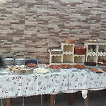 Azpiazu Otel