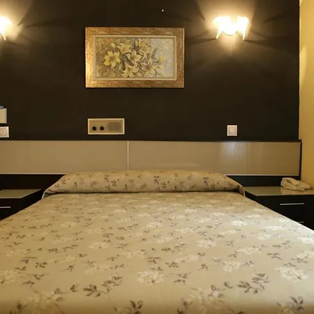 Отель Azpiazu 2*